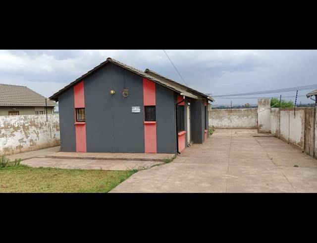 2 BEDROOM HOUSE FOR SALE IN PROTEA GLEN EXT